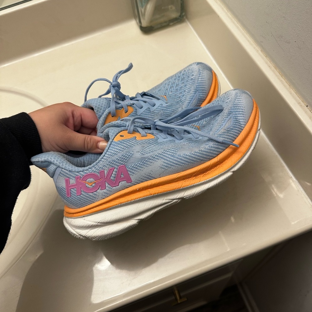 Hoka Clifton 9